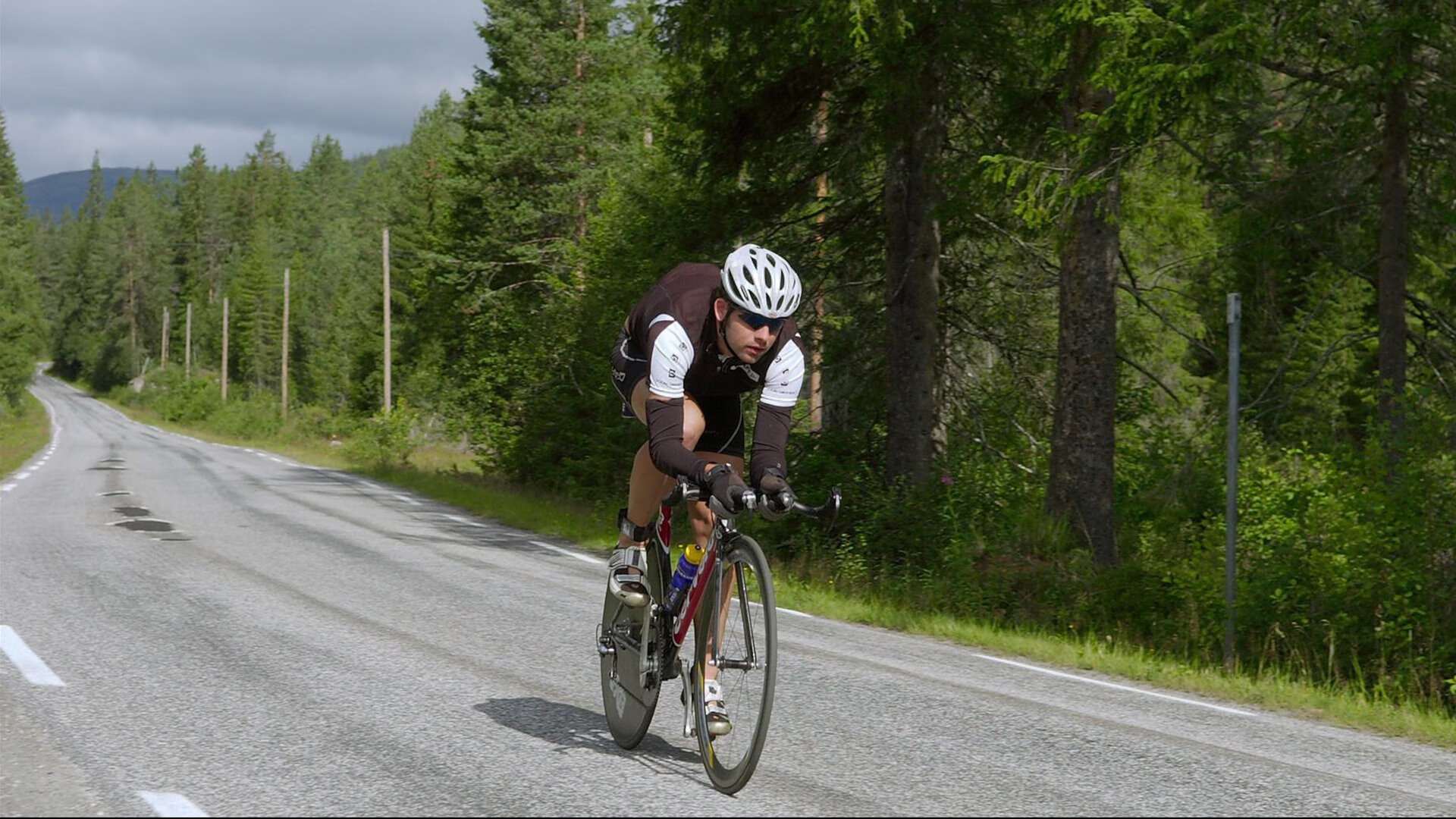 海纳证实：有一两家英超俱乐部有意孔帕尼，但现在他续约了，孔帕尼告别赛