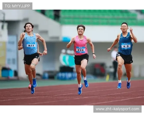 女子400米决赛终点前0.01秒反超，照片拍下“鼻尖领先”名场面